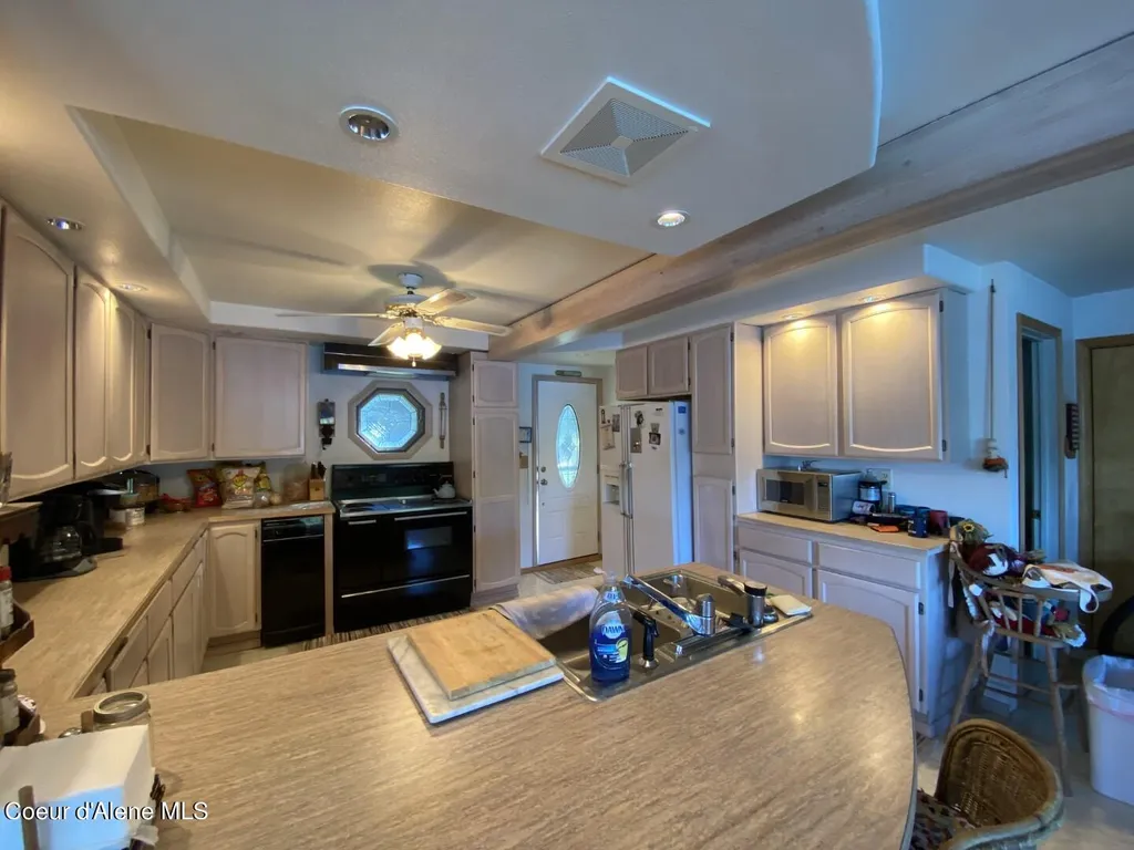 250 E Bottle Bay Road Sagle ID 83860