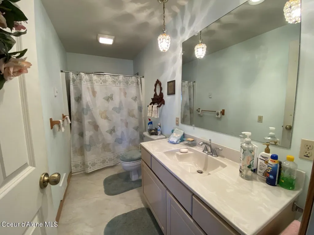 250 E Bottle Bay Road Sagle ID 83860