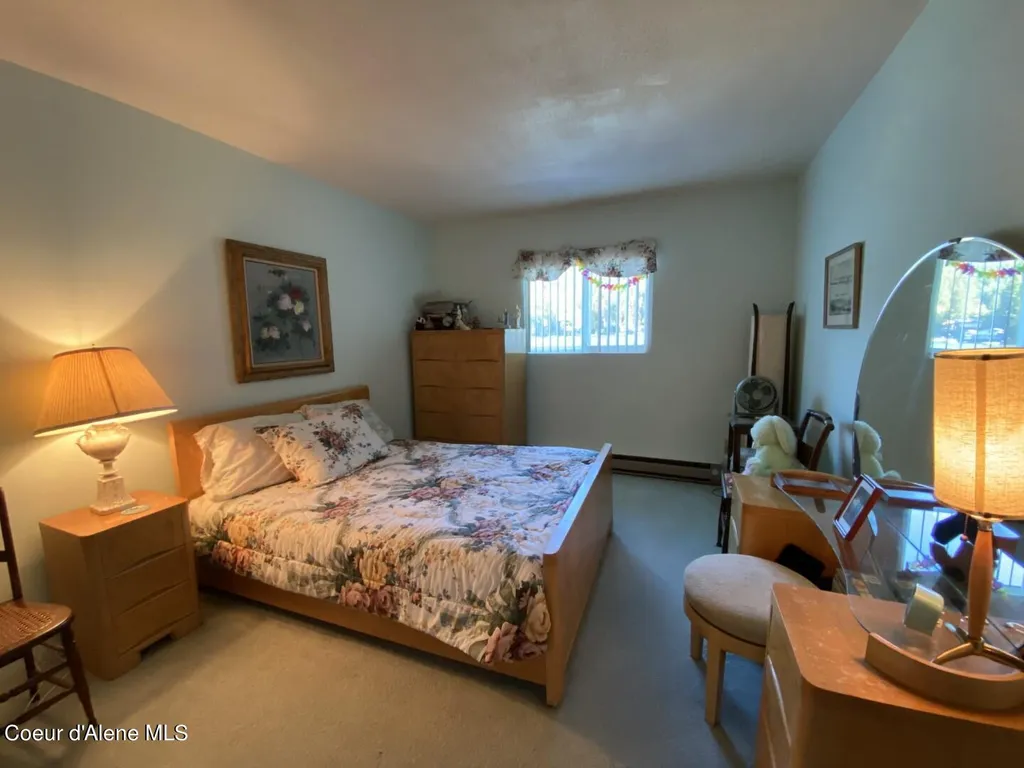 250 E Bottle Bay Road Sagle ID 83860