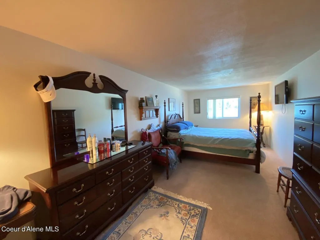 250 E Bottle Bay Road Sagle ID 83860