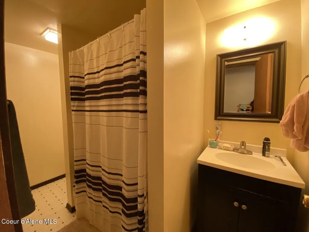250 E Bottle Bay Road Sagle ID 83860