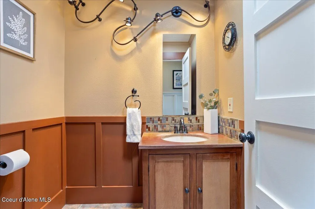 712 Ponder Point Drive Sandpoint ID 83864
