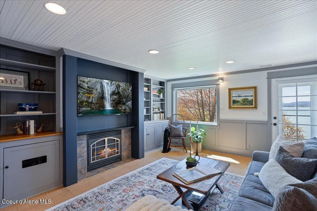 712 Ponder Point Drive Sandpoint ID 83864