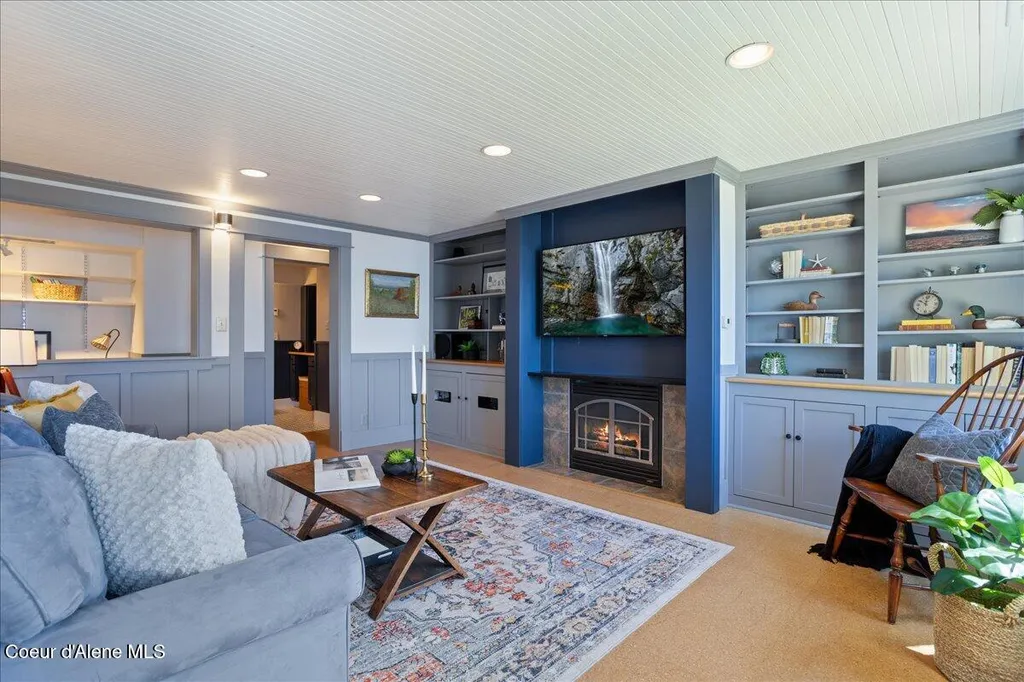 712 Ponder Point Drive Sandpoint ID 83864