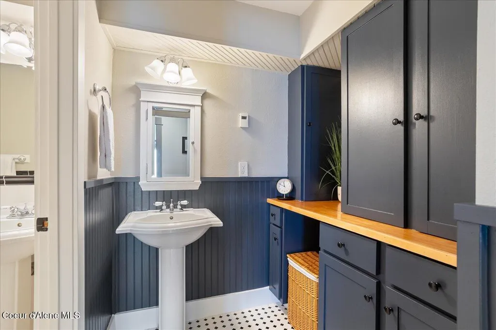 712 Ponder Point Drive Sandpoint ID 83864