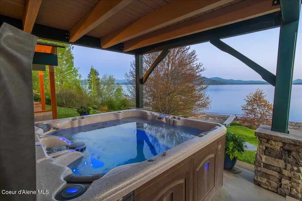 712 Ponder Point Drive Sandpoint ID 83864