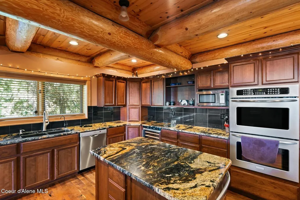 1050 Greenview Lane Moscow ID 83843