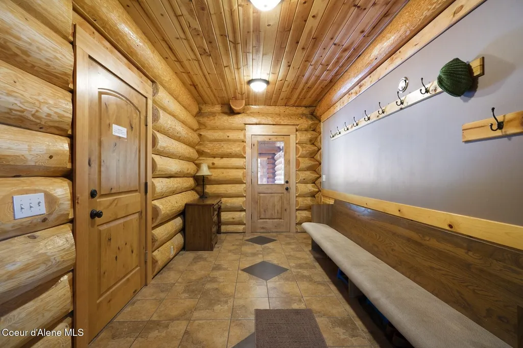 1050 Greenview Lane Moscow ID 83843