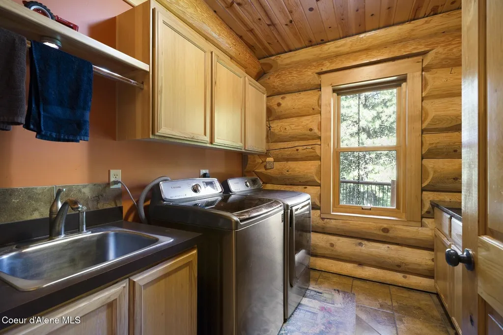 1050 Greenview Lane Moscow ID 83843