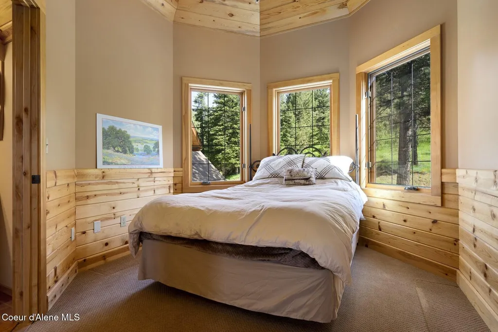 1050 Greenview Lane Moscow ID 83843