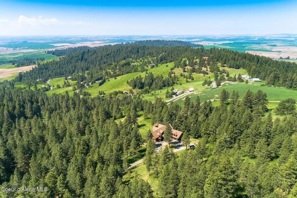 1050 Greenview Lane Moscow ID 83843