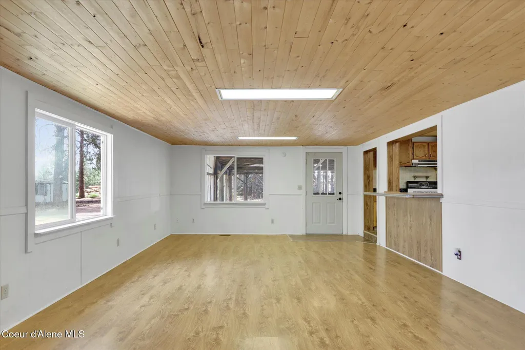 22059 W Highway 53 Rathdrum ID 83858