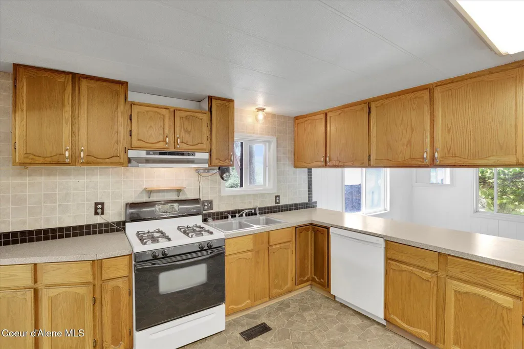 22059 W Highway 53 Rathdrum ID 83858