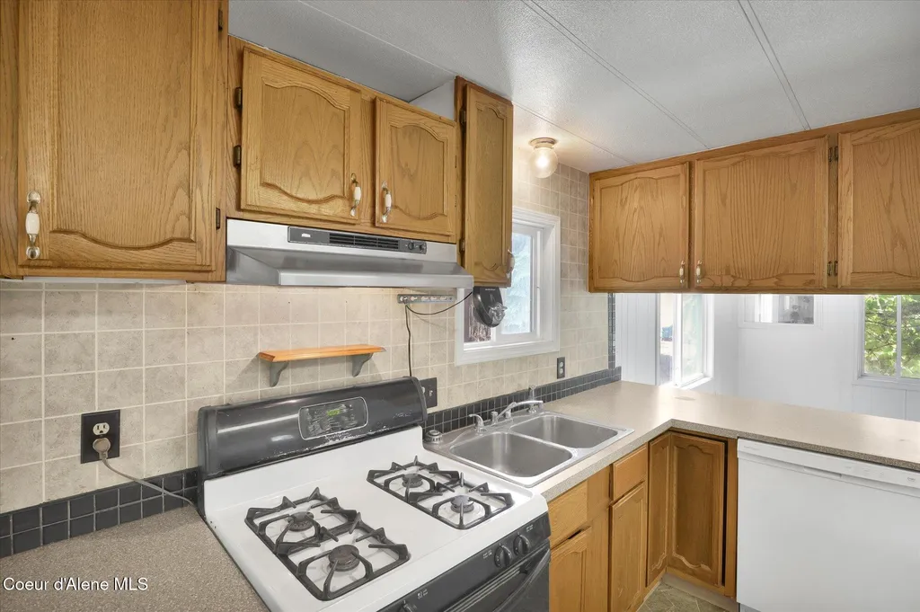 22059 W Highway 53 Rathdrum ID 83858