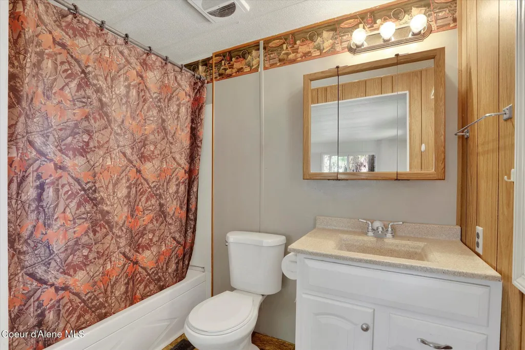 22059 W Highway 53 Rathdrum ID 83858