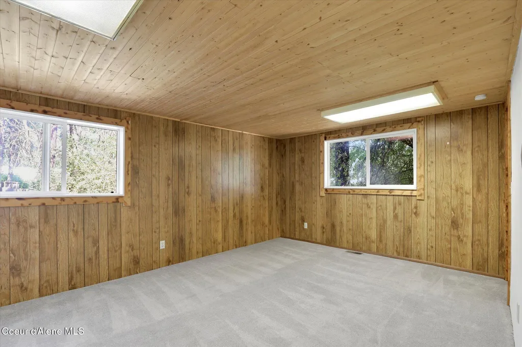 22059 W Highway 53 Rathdrum ID 83858