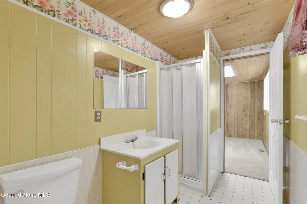 22059 W Highway 53 Rathdrum ID 83858
