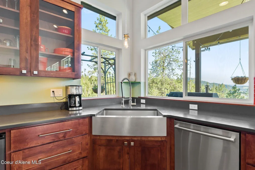20324 S Asbury Road Harrison ID 83833