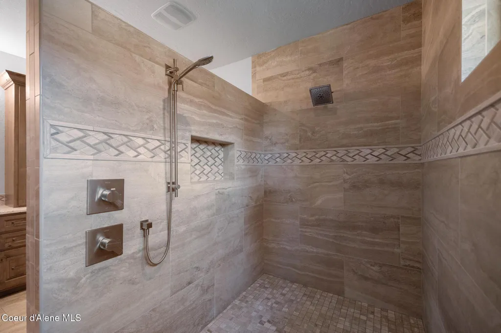 11671 N Spiraea Lane Hayden ID 83835