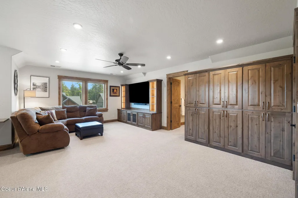 11671 N Spiraea Lane Hayden ID 83835