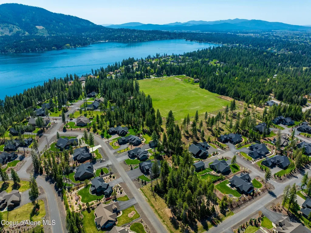 11671 N Spiraea Lane Hayden ID 83835