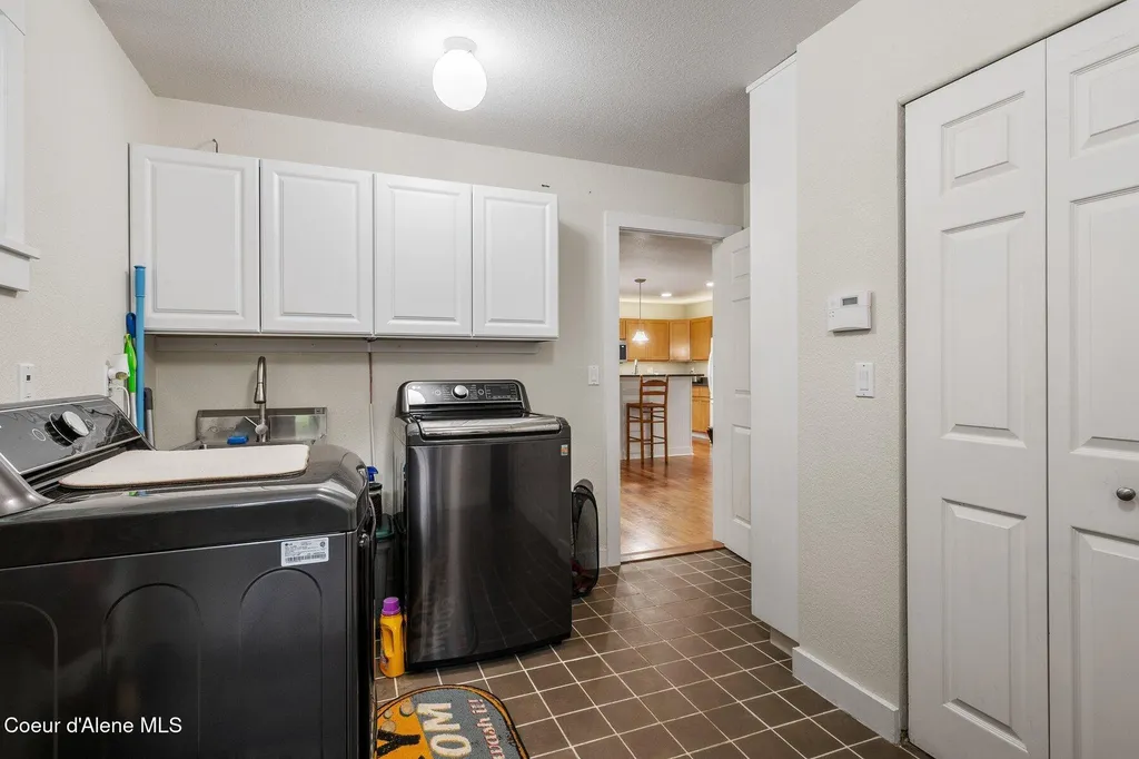 454 Brisboys Road Sagle ID 83860