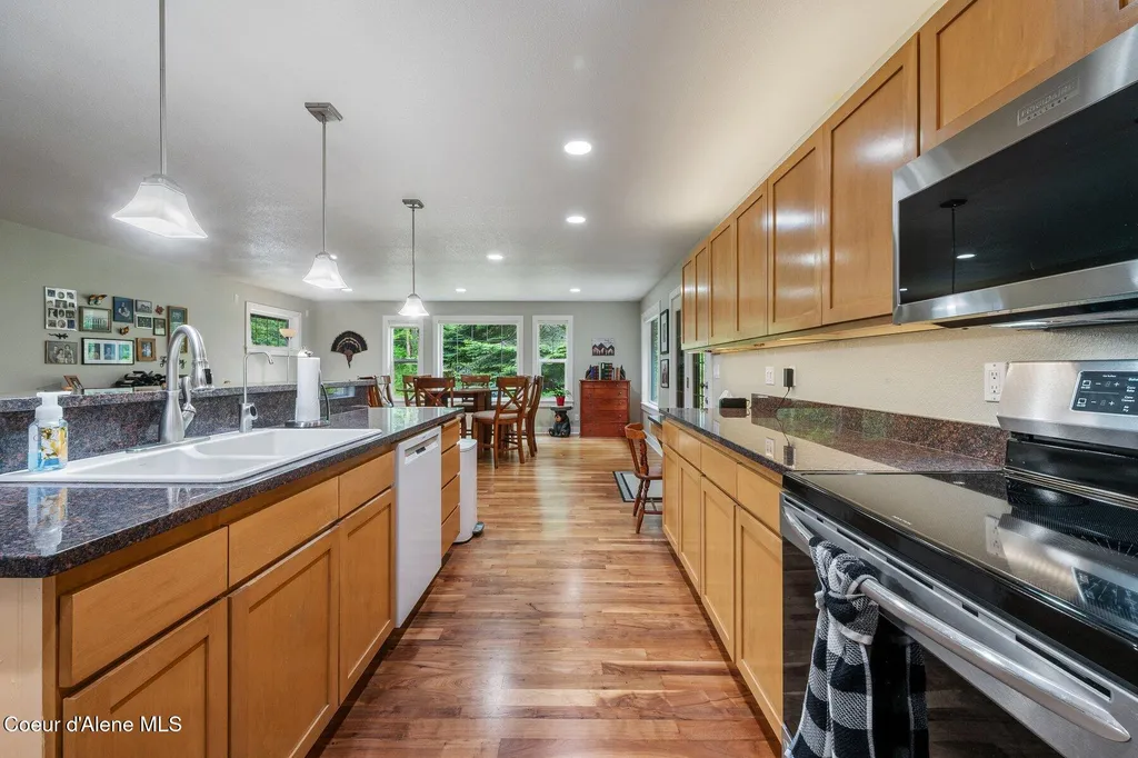 454 Brisboys Road Sagle ID 83860