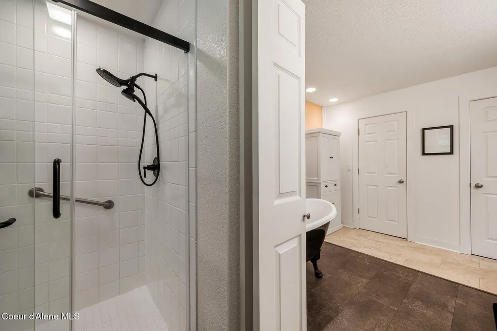 454 Brisboys Road Sagle ID 83860