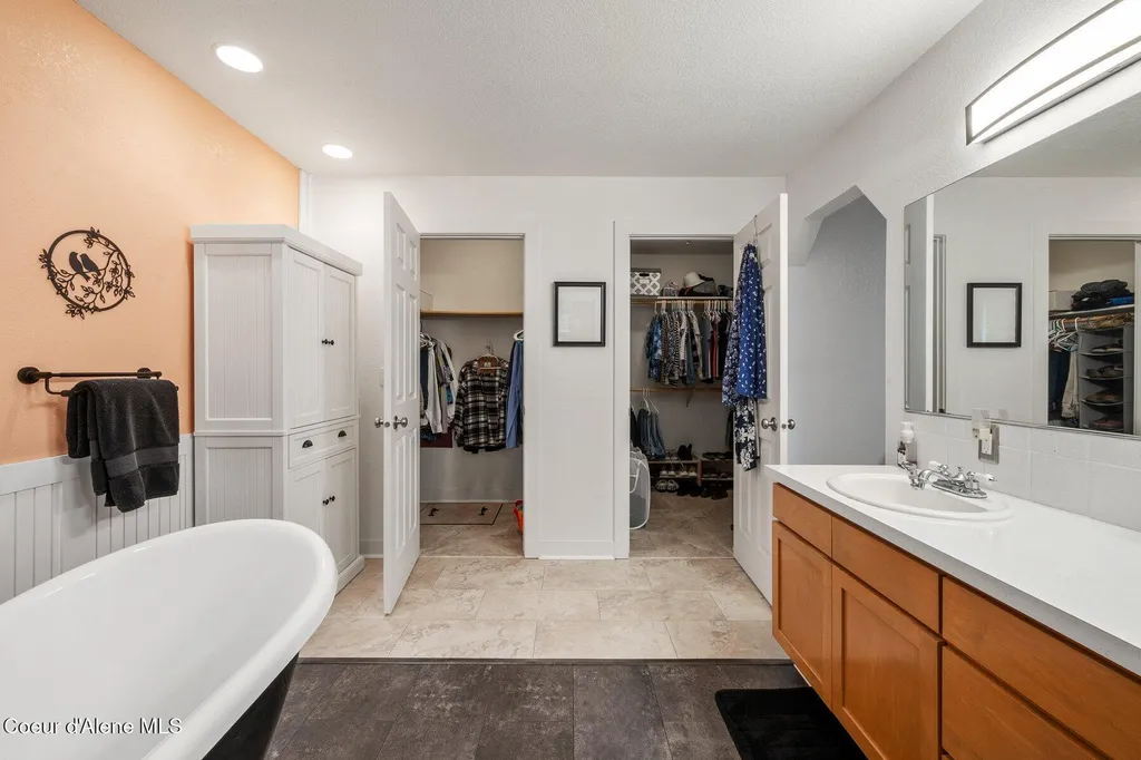 454 Brisboys Road Sagle ID 83860