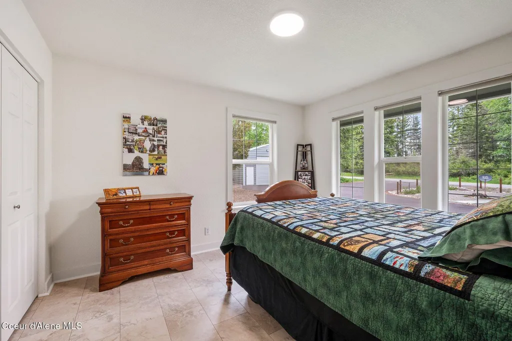 454 Brisboys Road Sagle ID 83860