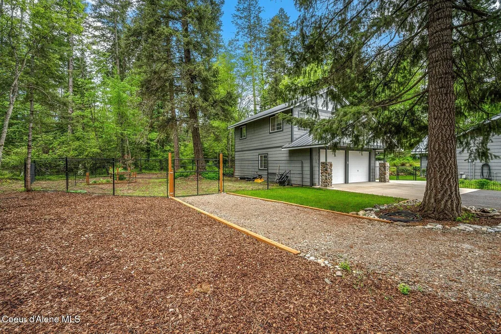 454 Brisboys Road Sagle ID 83860