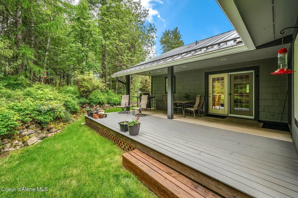 454 Brisboys Road Sagle ID 83860