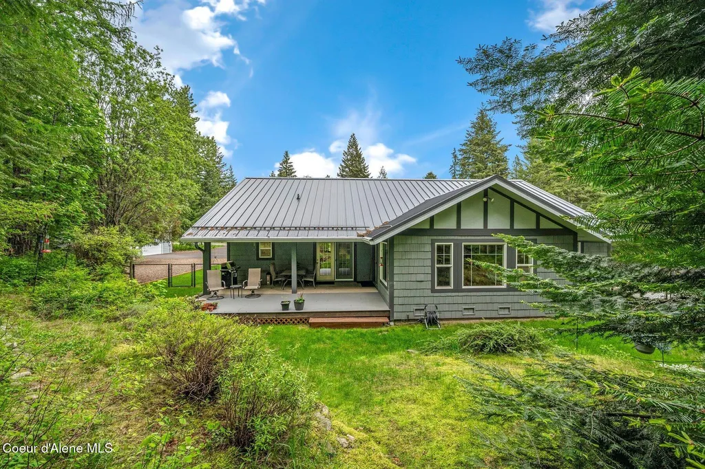454 Brisboys Road Sagle ID 83860