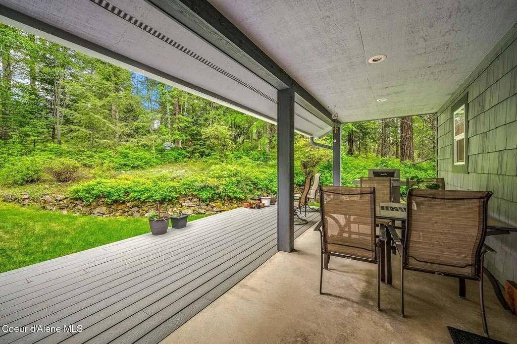 454 Brisboys Road Sagle ID 83860