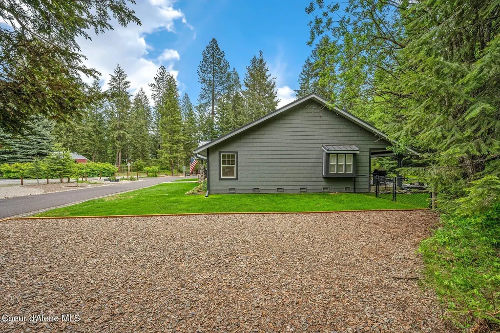 454 Brisboys Road Sagle ID 83860