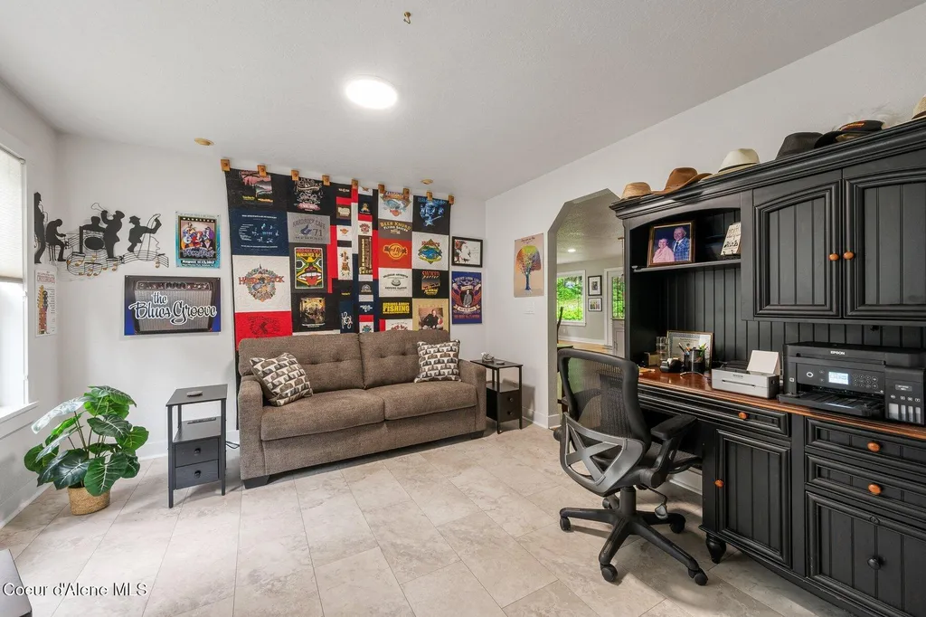 454 Brisboys Road Sagle ID 83860