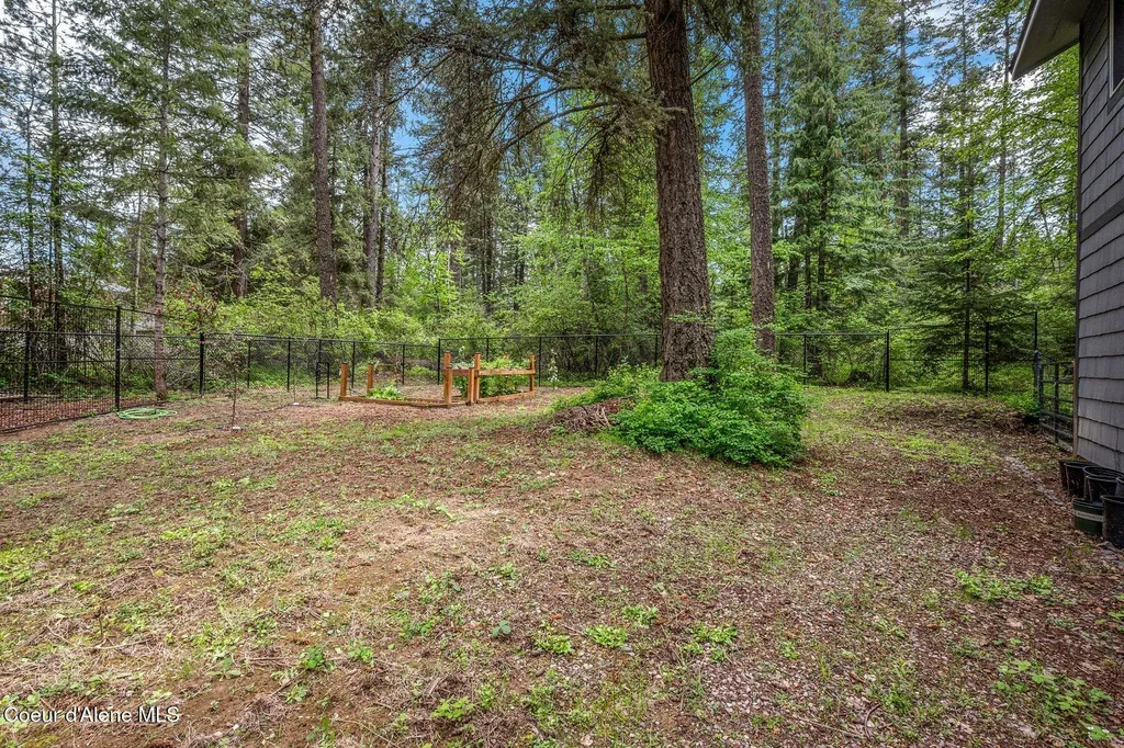 454 Brisboys Road Sagle ID 83860