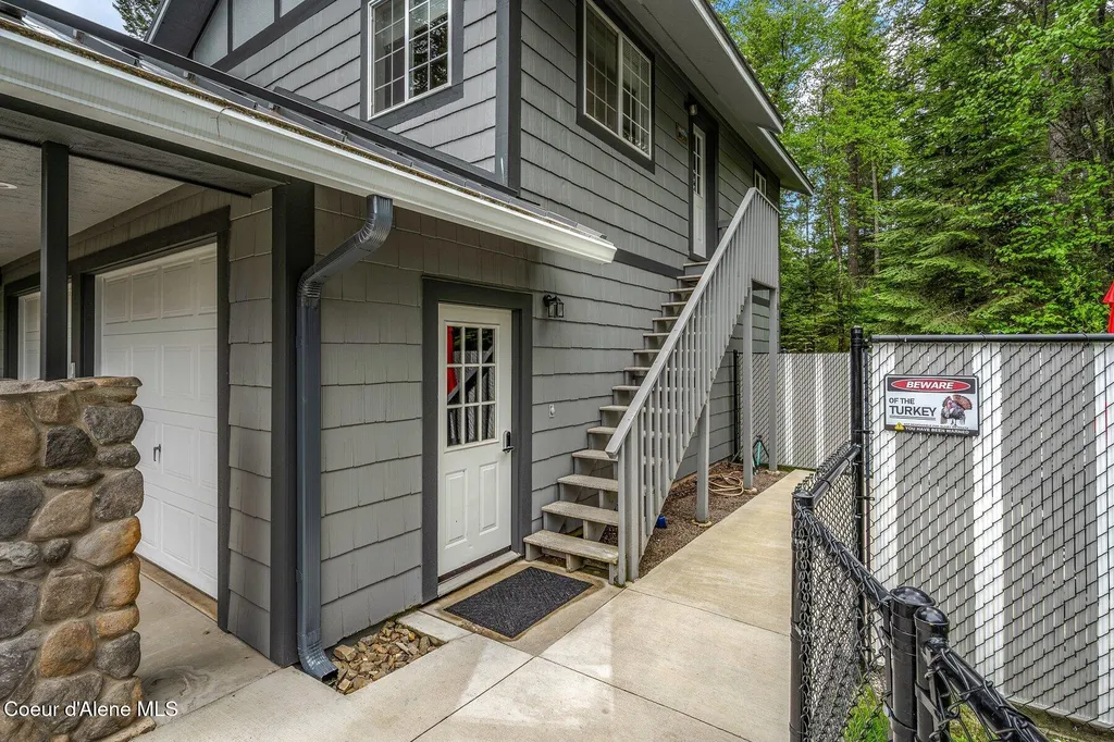454 Brisboys Road Sagle ID 83860