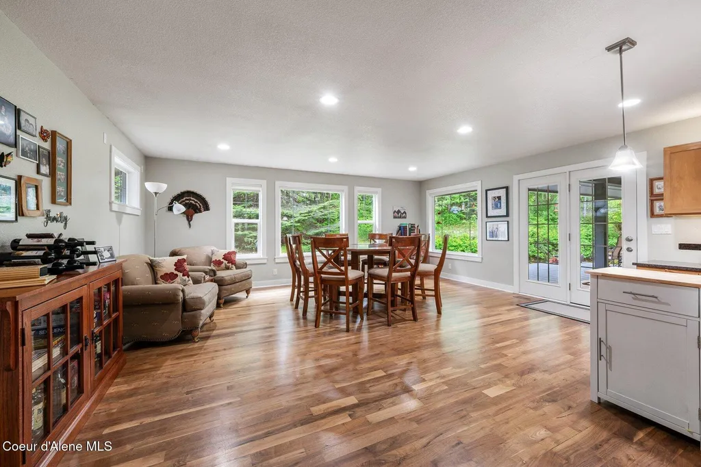 454 Brisboys Road Sagle ID 83860