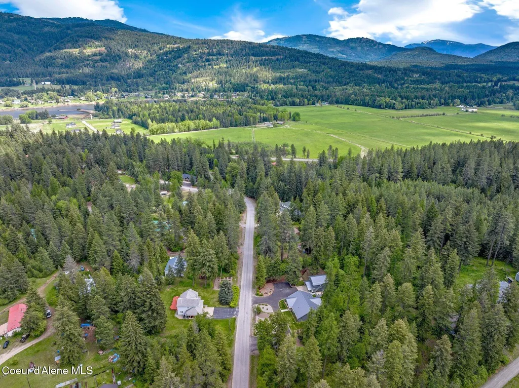 454 Brisboys Road Sagle ID 83860