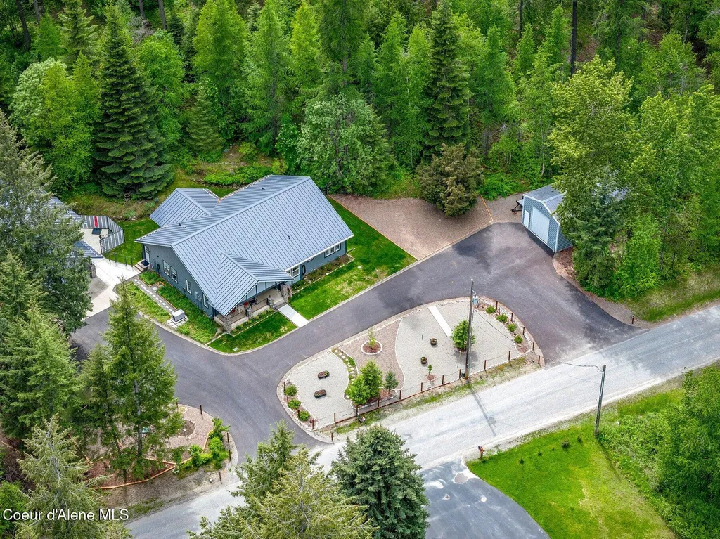 454 Brisboys Road Sagle ID 83860