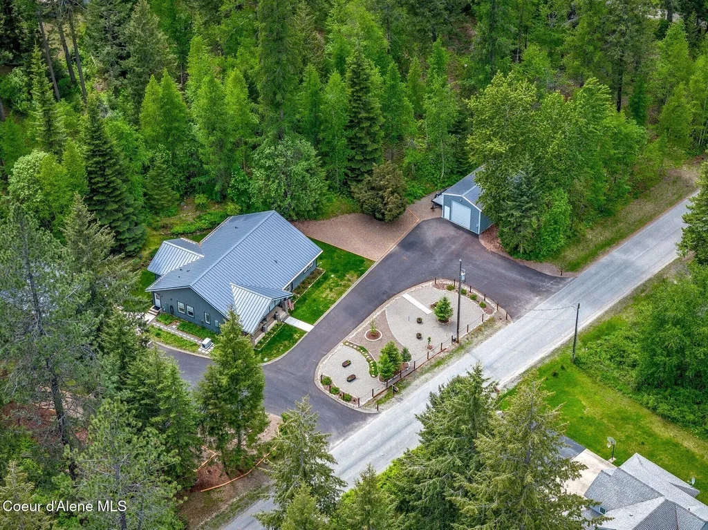 454 Brisboys Road Sagle ID 83860