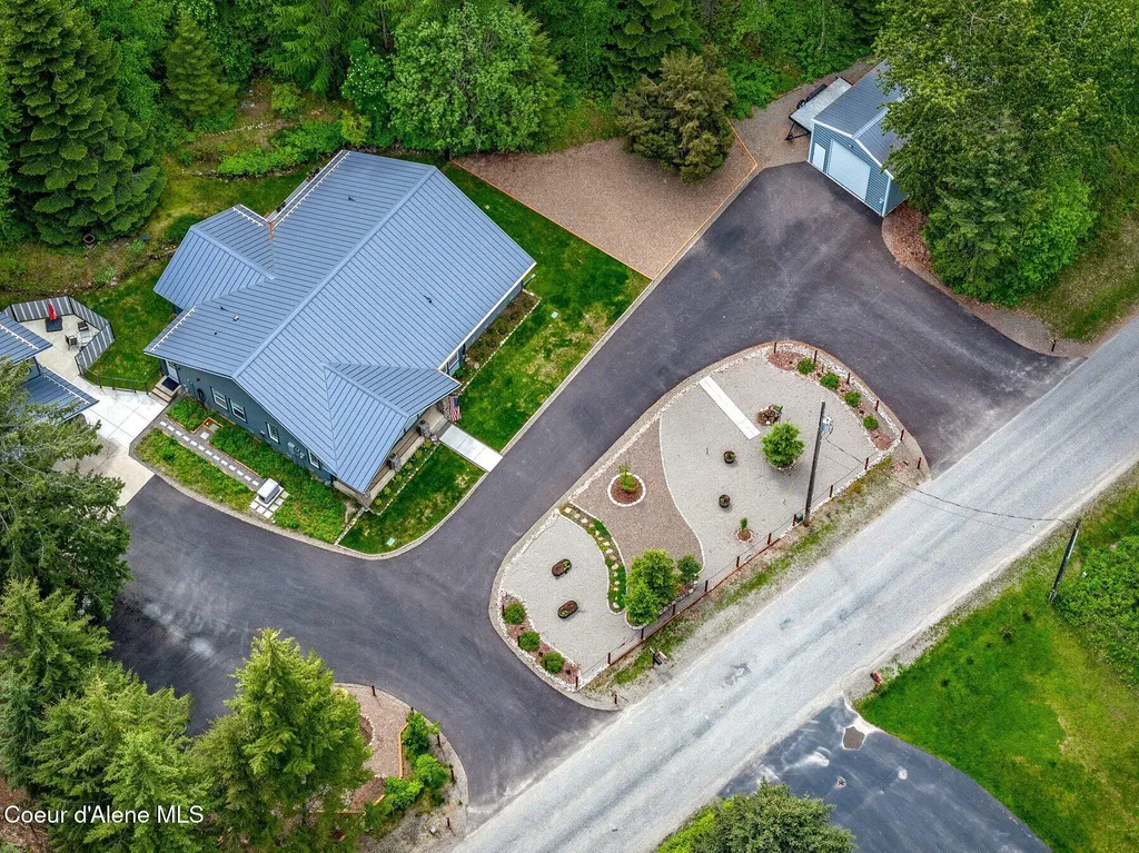 454 Brisboys Road Sagle ID 83860