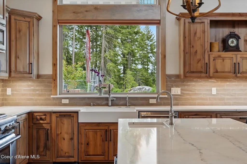 1450 Wood View Sandpoint ID 83864