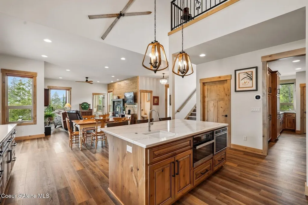 1450 Wood View Sandpoint ID 83864