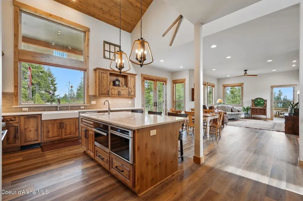 1450 Wood View Sandpoint ID 83864