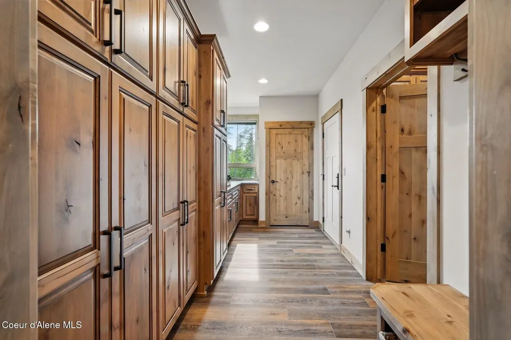 1450 Wood View Sandpoint ID 83864