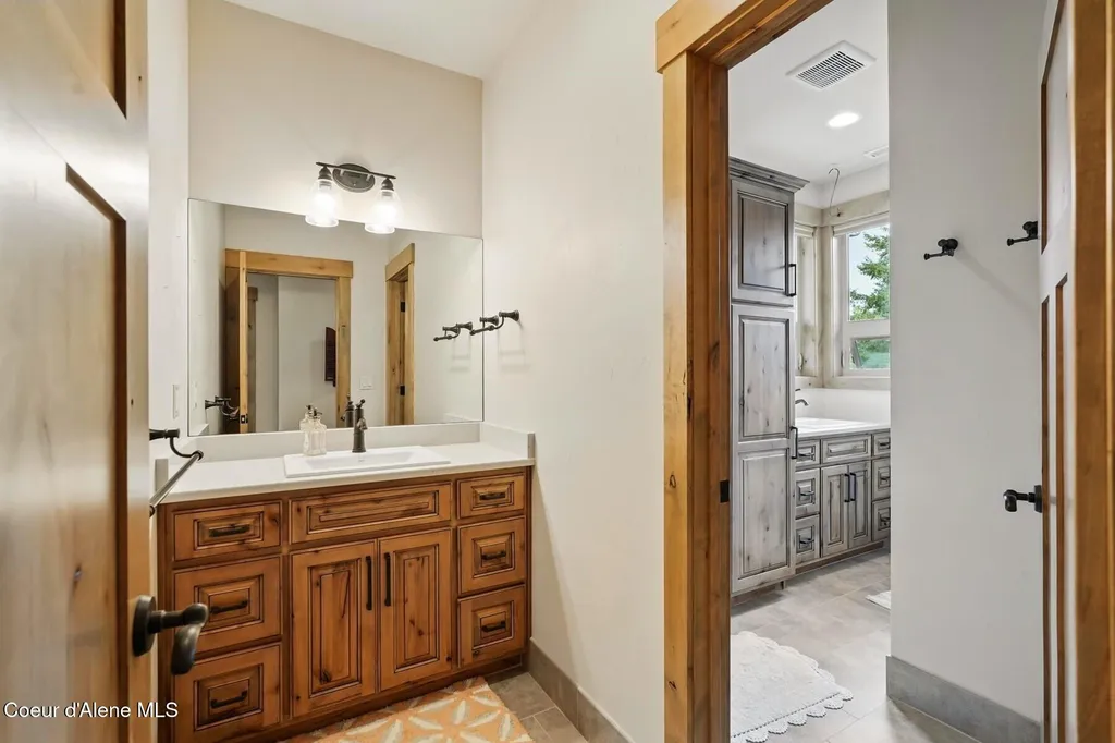 1450 Wood View Sandpoint ID 83864