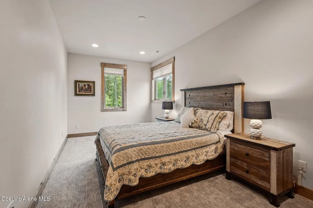 1450 Wood View Sandpoint ID 83864