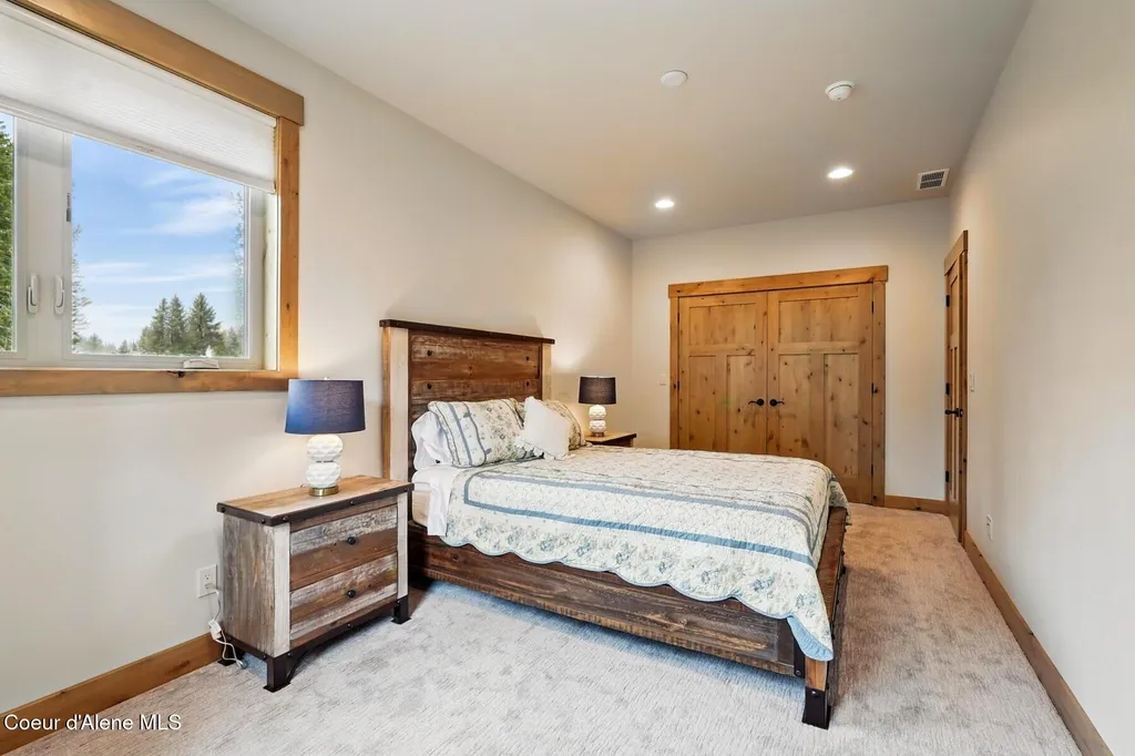 1450 Wood View Sandpoint ID 83864